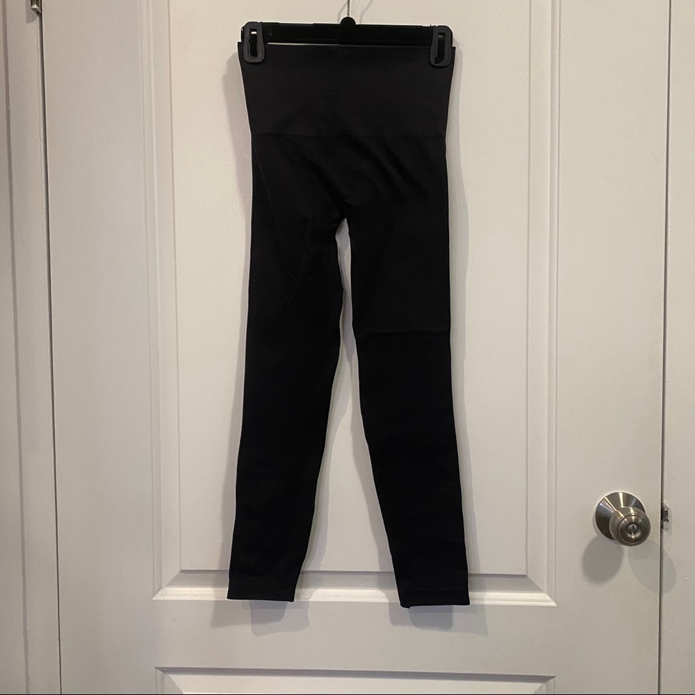 Spanx Seamless Leggings in Color Black - Picture 6 of 7